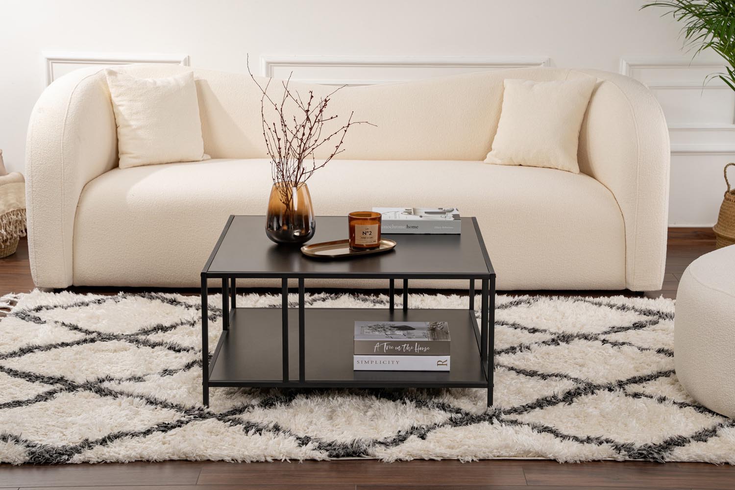 Uranüs - Black Chipboard in Schwarz präsentiert im Onlineshop von KAQTU Design AG. Beistelltisch ist von Hanah Home