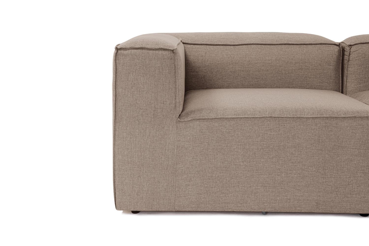 Fora - Brown in Braun präsentiert im Onlineshop von KAQTU Design AG. Ecksofa ist von Atelier Del Sofa