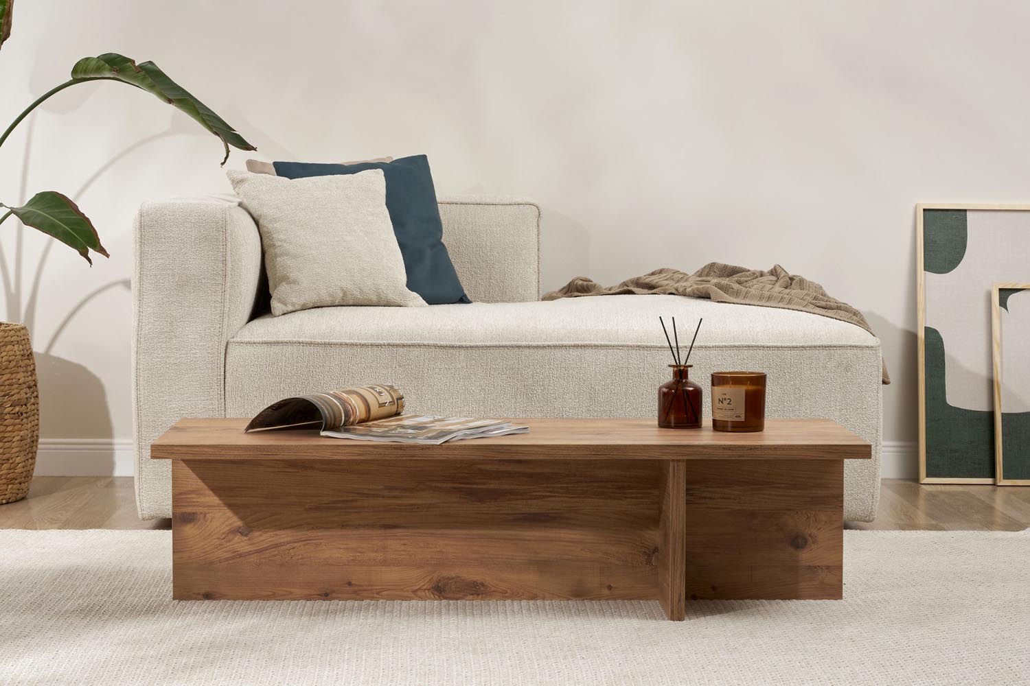 Harbor - Atlantic Pine in Atlantische Kiefer präsentiert im Onlineshop von KAQTU Design AG. Beistelltisch ist von Nordure