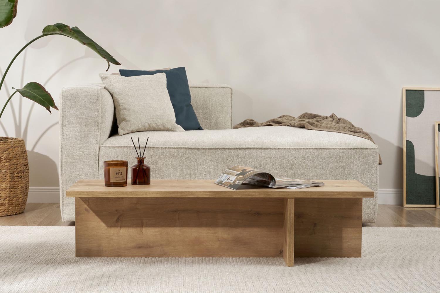 Harbor - Sapphire Oak in Saphir- Eiche präsentiert im Onlineshop von KAQTU Design AG. Beistelltisch ist von Nordure