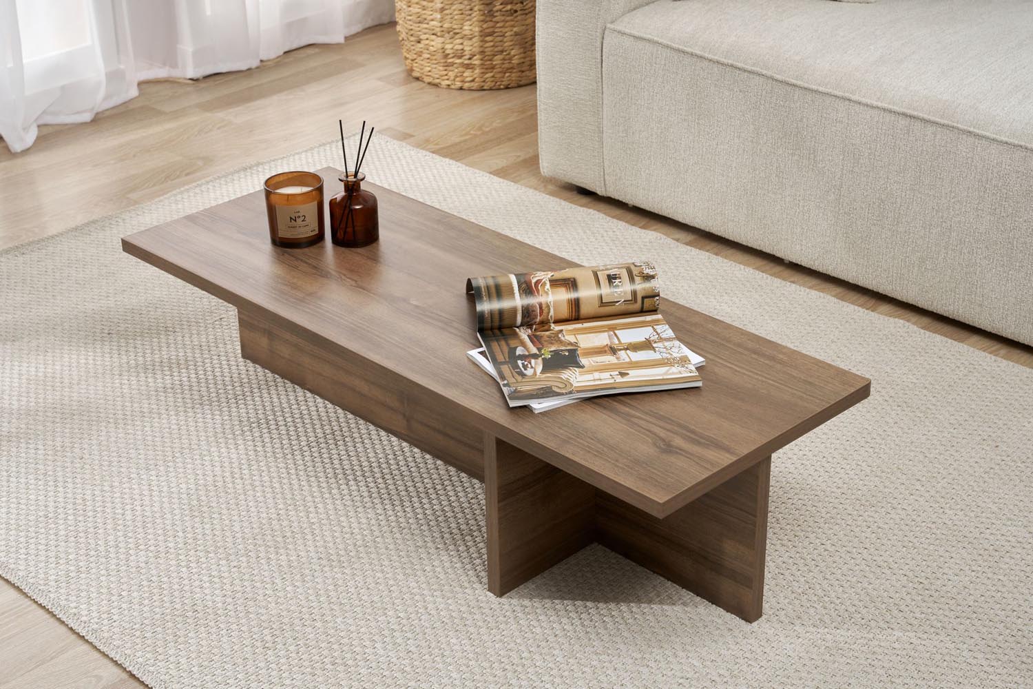Harbor - Walnut in Walnuss präsentiert im Onlineshop von KAQTU Design AG. Beistelltisch ist von Nordure