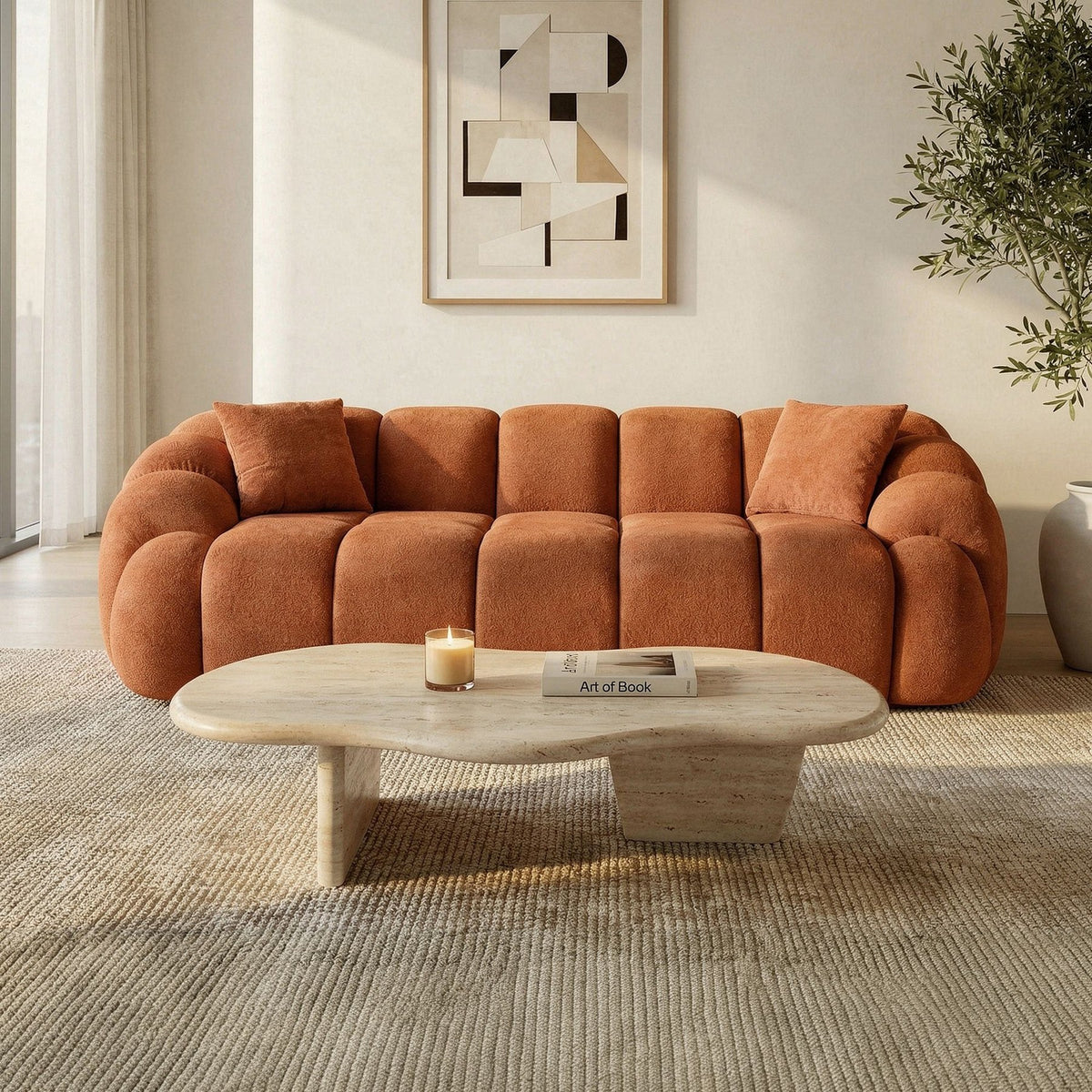 Ziegelrotes 3-Sitzer Sofa Octavio von Hanah Home mit Polyesterbezug, Kunststoffbeinen und abnehmbarem Rückenkissen, Frontalansicht.