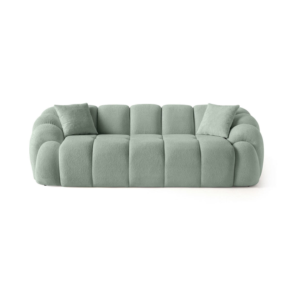 Türkisfarbenes 3-Sitzer Sofa Octavio von Hanah Home mit Polyesterstoff, Holzgestell, schlanken Kunststoffbeinen und zwei losen Kissen.