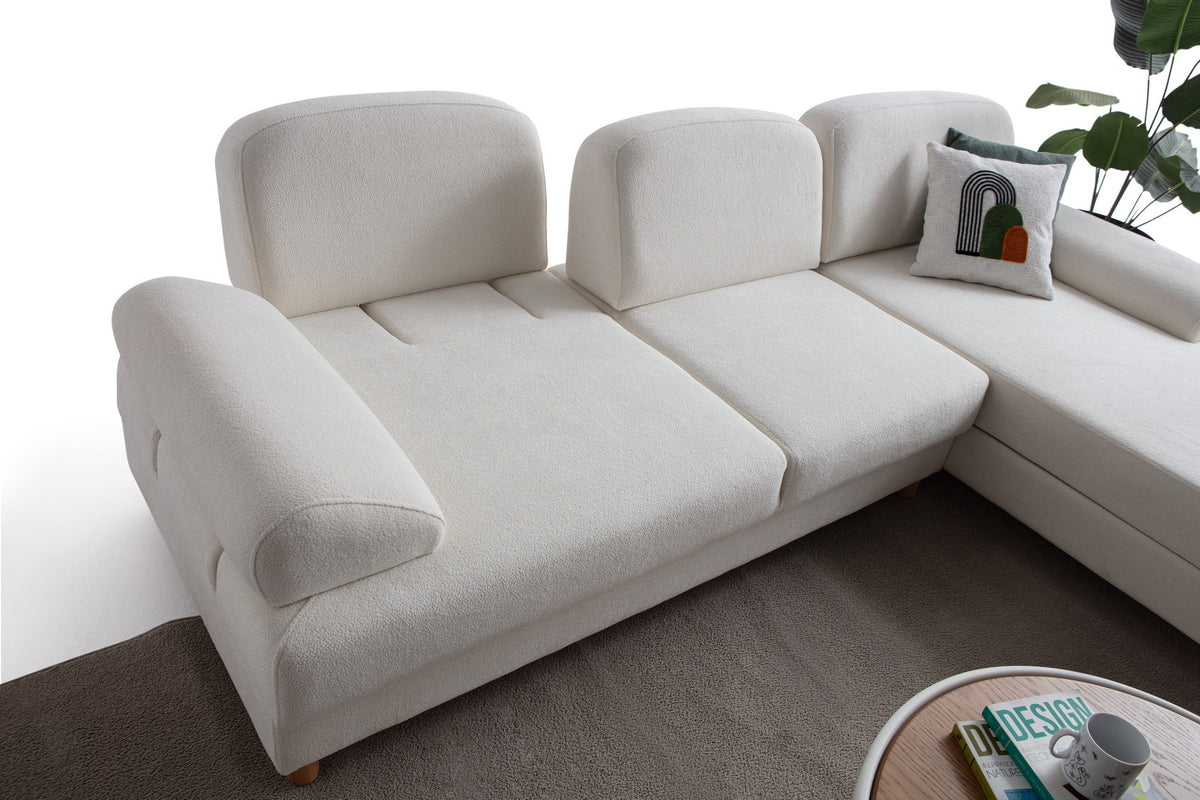 Weisses Eck-Schlafsofa Aries mit Coco-Boucle-Stoff, Holzbeinen und verstellbarer Rückenlehne, rechte Ausführung, Hanah Home.