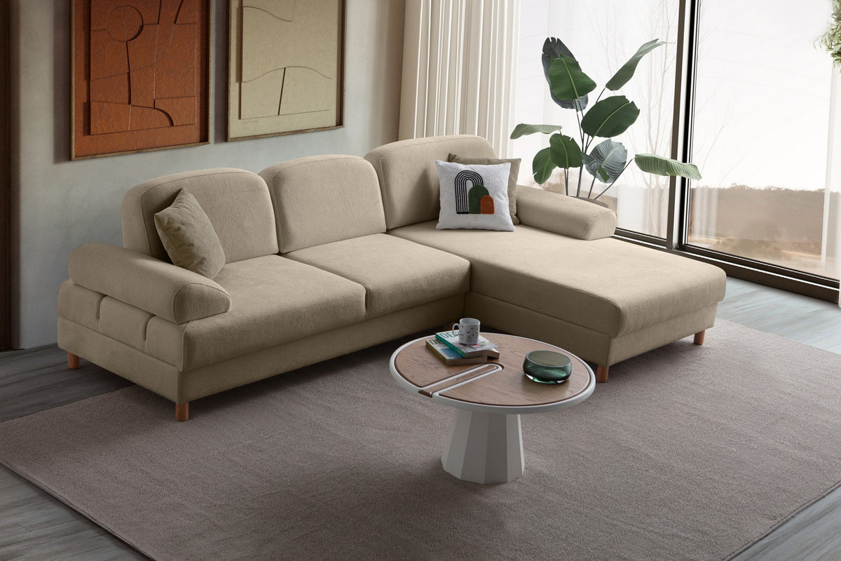 Eck-Schlafsofa Aries rechts in Milchkaffee mit Coco-Boucle-Stoff, Holzbeinen und Bettkasten, Ansicht von vorne.