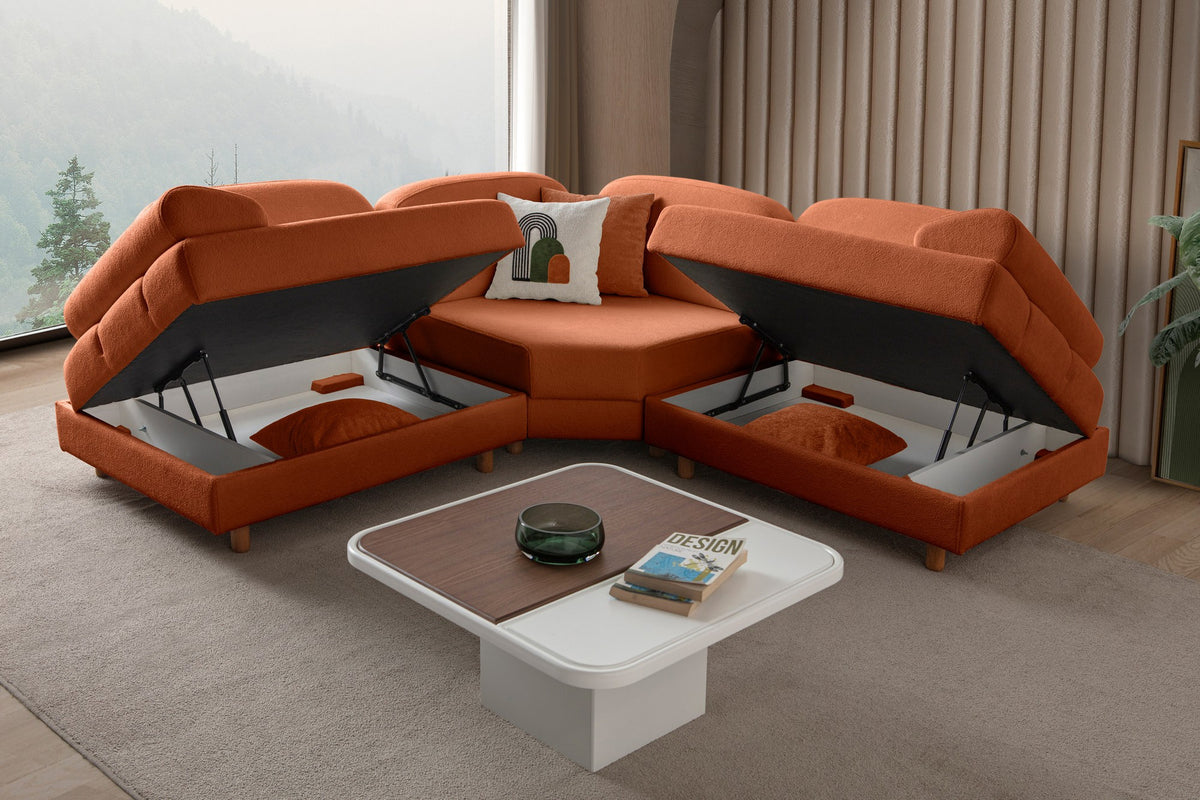 Orange Eck-Schlafsofa Aries Modular S von Hanah Home mit Coco-Boucle-Stoff, Holzbeinen und Aufbewahrungstruhe, Frontalansicht.