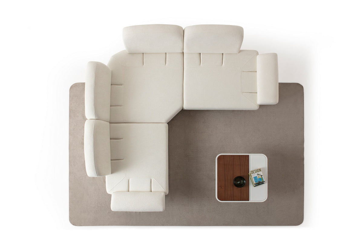 Weisses Eck-Schlafsofa Aries Modular S von Hanah Home mit Boucle-Stoffbezug, Holzbeinen und vier Kissen, Grösse 230x230x85 cm.