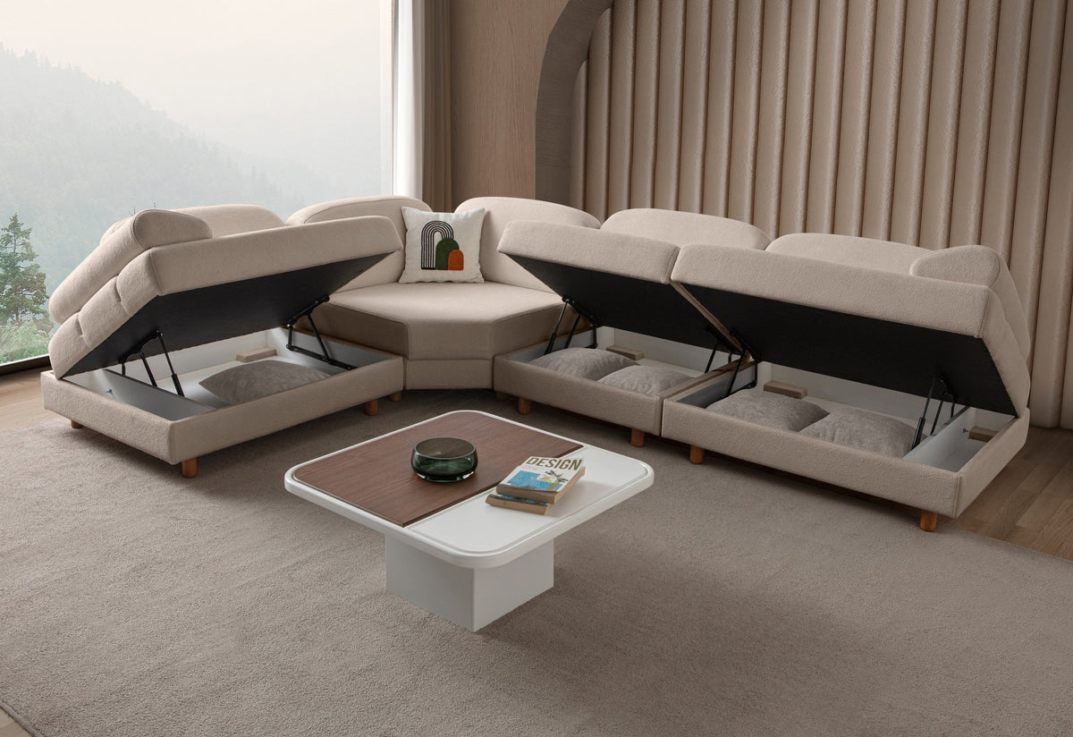 Eck-Schlafsofa Aries Modular M in Milchkaffee mit Boucle-Stoffbezug, Holzbeinen und sechs Kissen, modulare Sitzlandschaft.