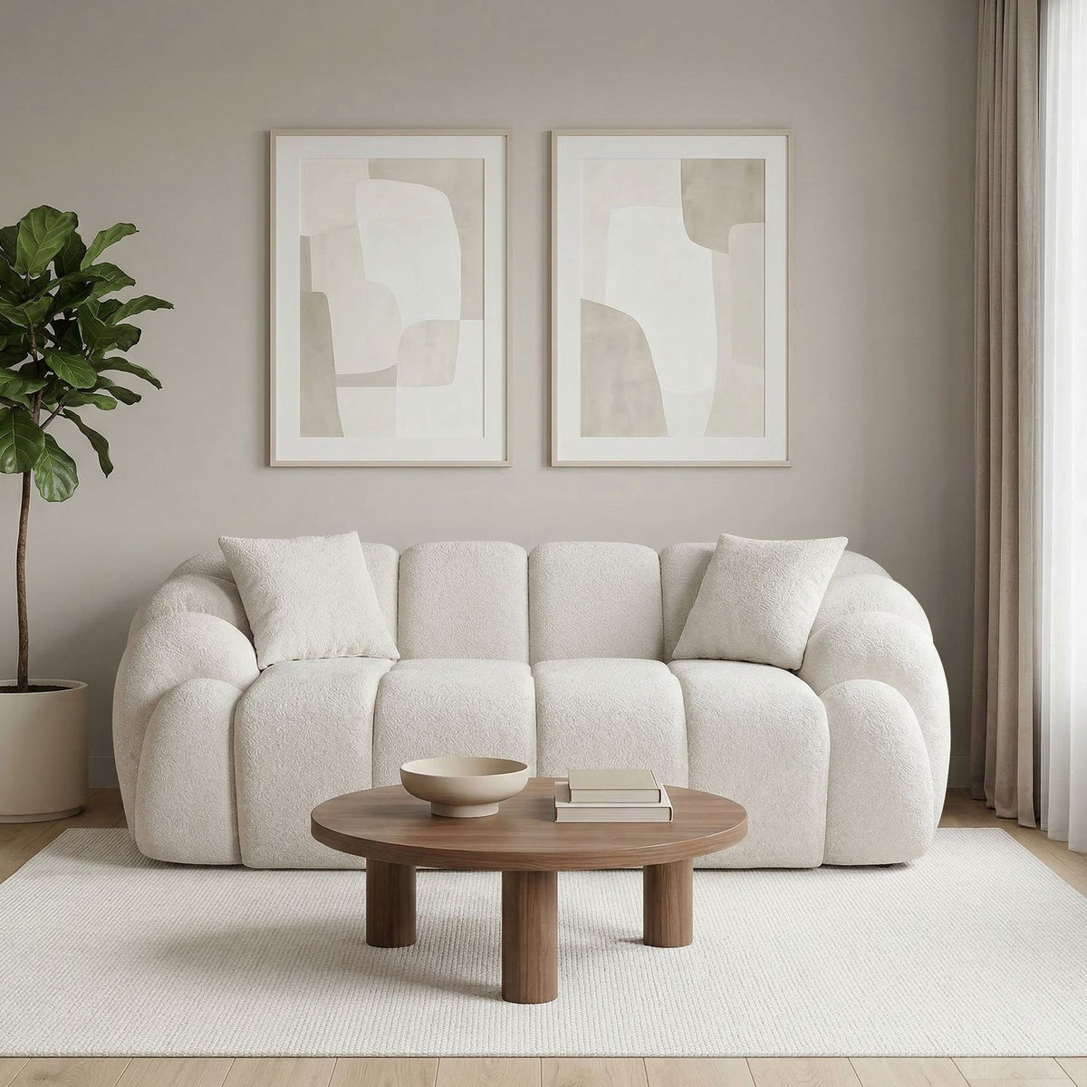Weisses 2-Sitzer Sofa Octavio von Hanah Home mit Polyesterbezug in Venus-Struktur, Gestell aus Hainbuche, Kunststoffbeinen und zwei Kissen.