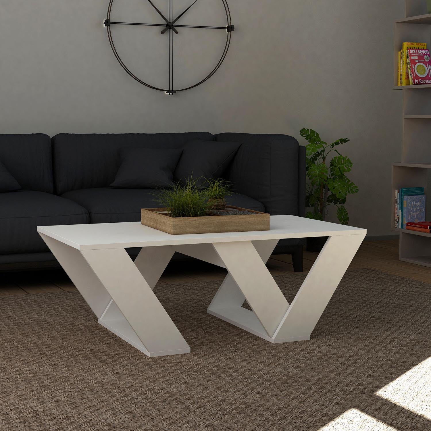 Pipra - White in Weiss präsentiert im Onlineshop von KAQTU Design AG. Beistelltisch ist von Hanah Home