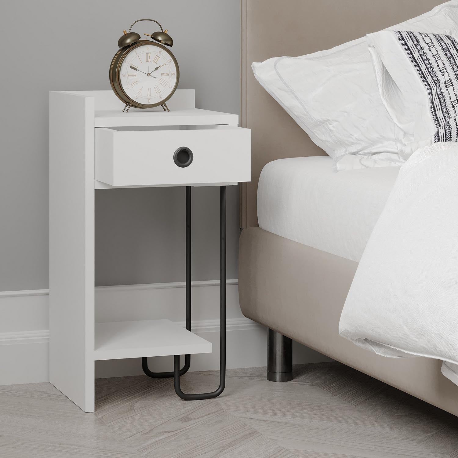 Sirius Left - White v2 in Weiss präsentiert im Onlineshop von KAQTU Design AG. Nachttisch ist von Hanah Home