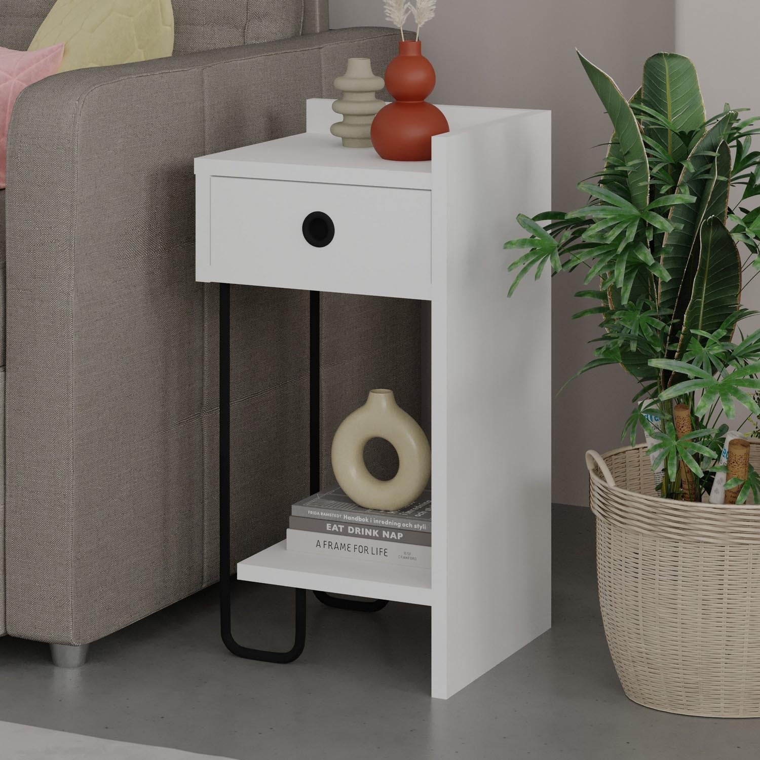 Sirius Right - White in Weiss präsentiert im Onlineshop von KAQTU Design AG. Nachttisch ist von Hanah Home
