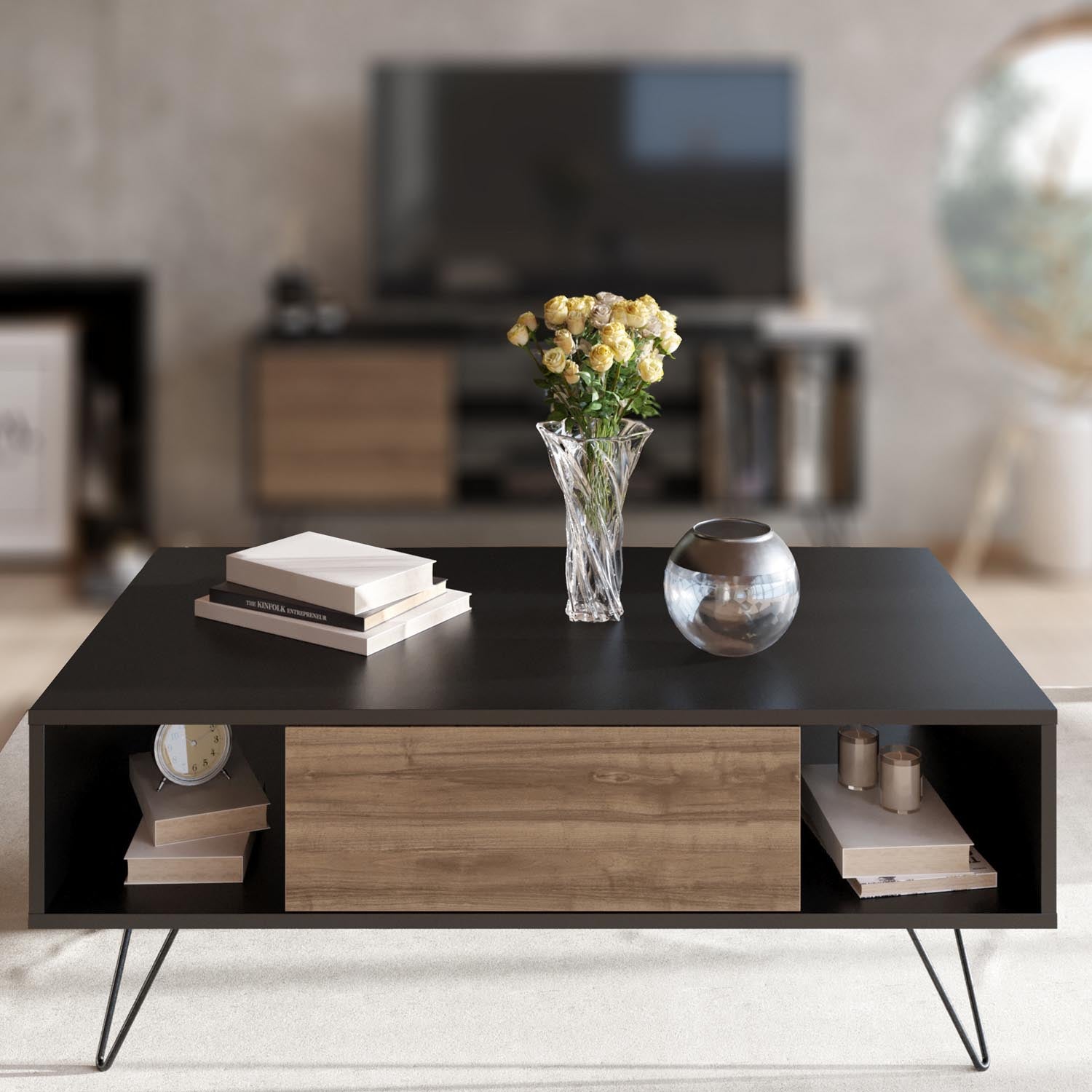 Mistico - Black, Walnut in Schwarznuss präsentiert im Onlineshop von KAQTU Design AG. Beistelltisch ist von Hanah Home