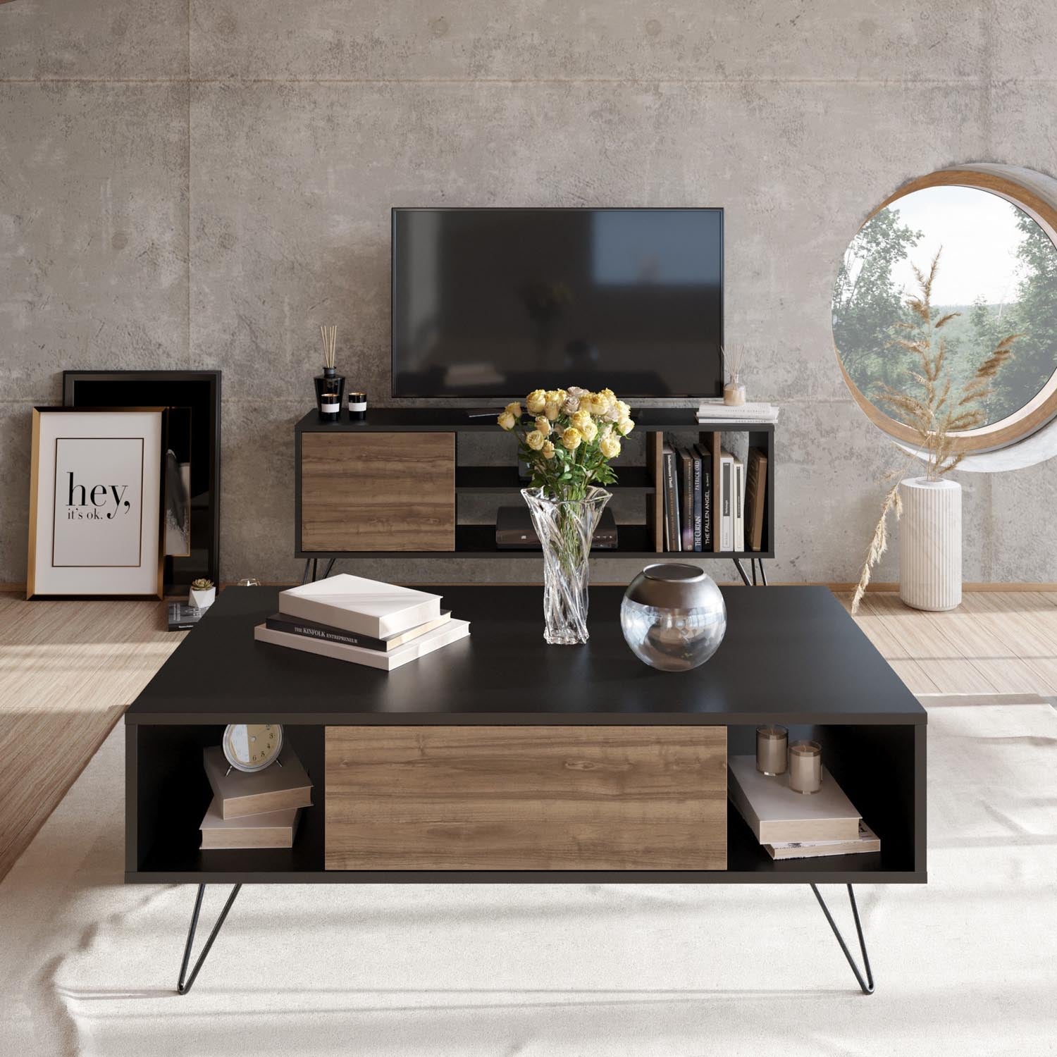 Mistico - Black, Walnut in Schwarznuss präsentiert im Onlineshop von KAQTU Design AG. Beistelltisch ist von Hanah Home