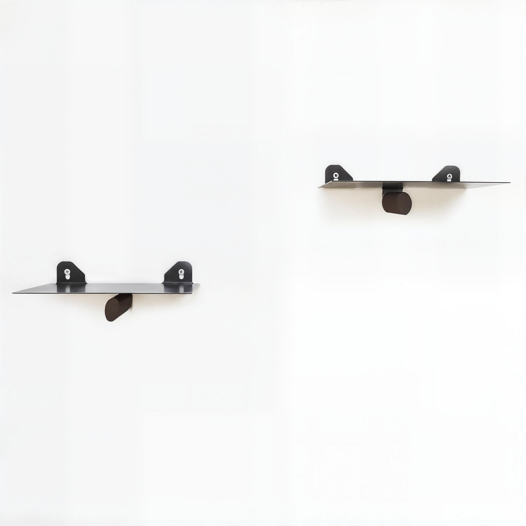 Wr042 in Braun Schwarz präsentiert im Onlineshop von KAQTU Design AG. Wandregal ist von Hanah Home