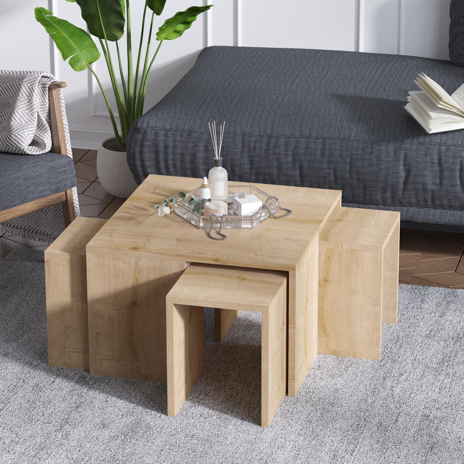 Ortanca - Sapphire Oak in Saphir- Eiche präsentiert im Onlineshop von KAQTU Design AG. Beistelltisch ist von Hanah Home