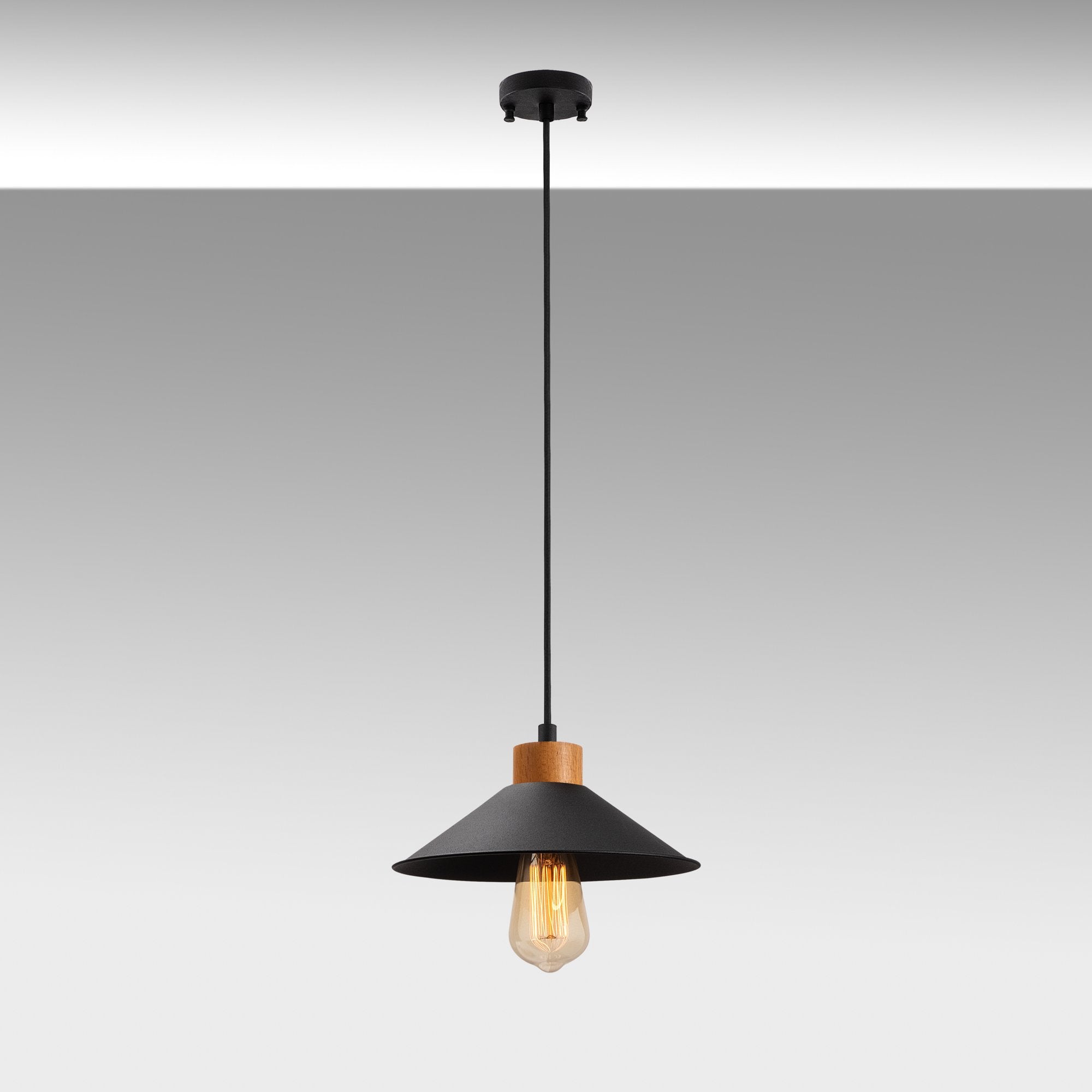 GMN-00007 in Schwarz präsentiert im Onlineshop von KAQTU Design AG. Pendelleuchte ist von Opviq