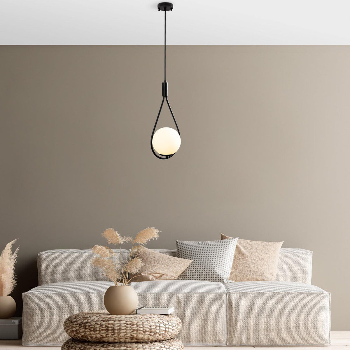 GMN Pendellampe - Schwarz in Schwarz präsentiert im Onlineshop von KAQTU Design AG. Pendelleuchte ist von Opviq