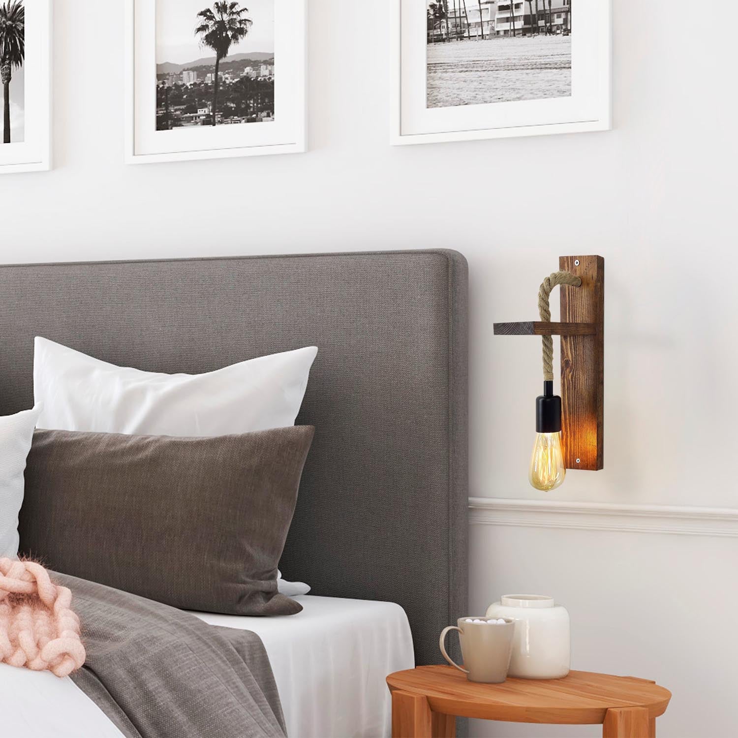 Ahşap Aplik 17 in Walnuss präsentiert im Onlineshop von KAQTU Design AG. Wandleuchte ist von Opviq