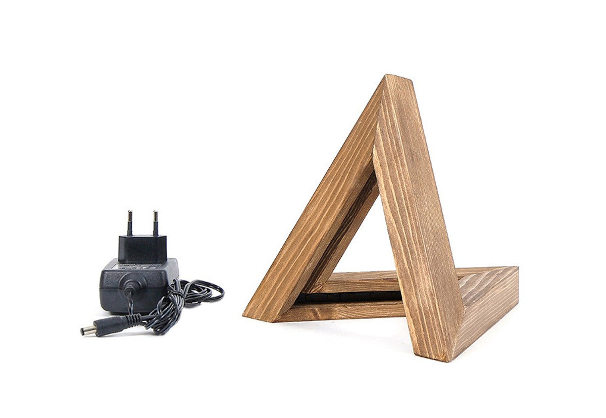 KN02 in Braun präsentiert im Onlineshop von KAQTU Design AG. Tischleuchte ist von Opviq