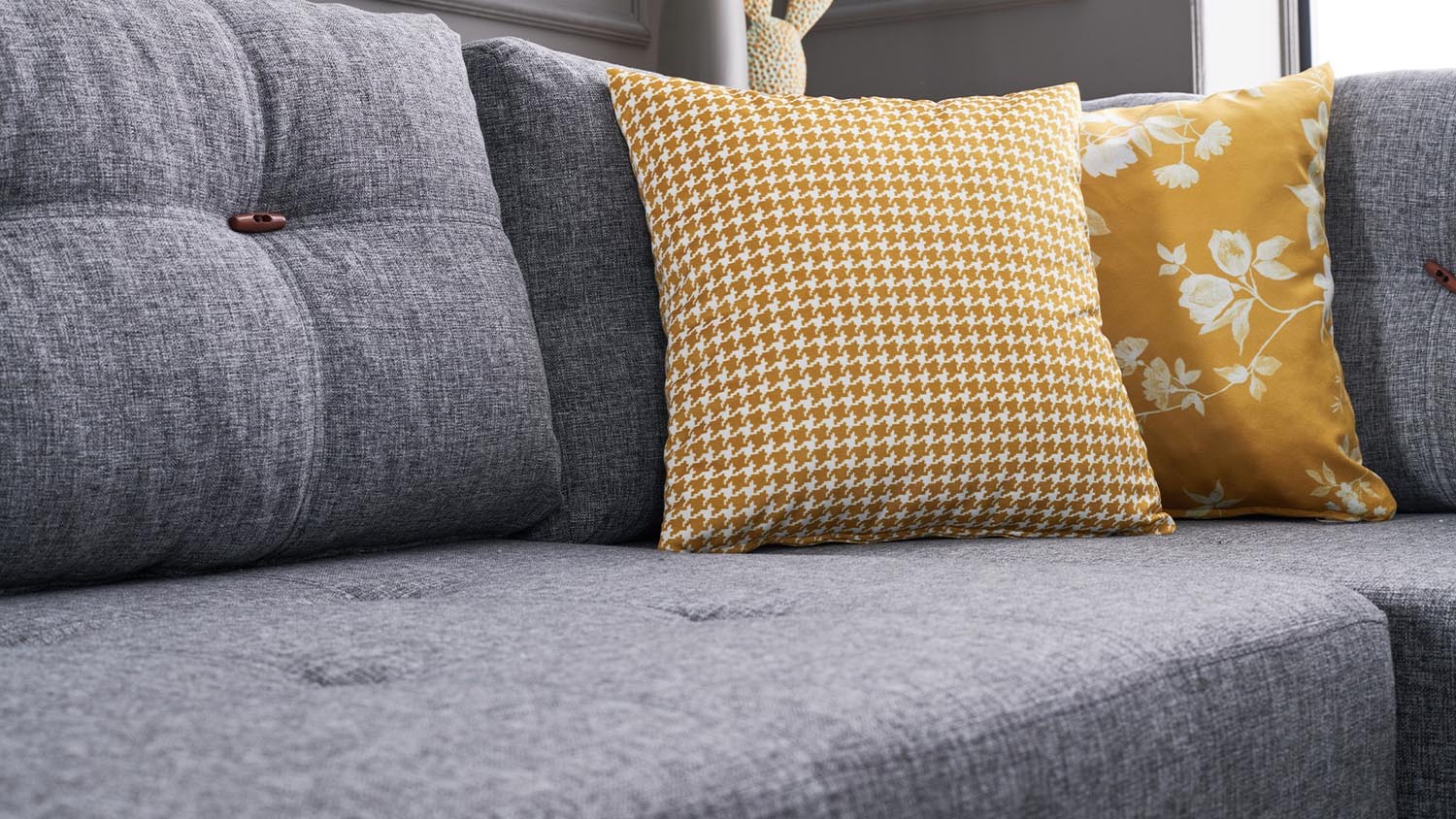 Manama Corner Sofa Bed Right - Grey in Grau präsentiert im Onlineshop von KAQTU Design AG. Bettsofa ist von Atelier Del Sofa