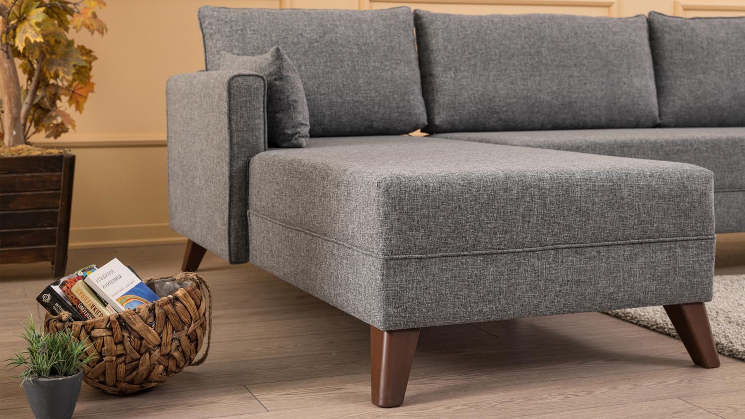 Bella Corner Sofa Left 1 in Grau präsentiert im Onlineshop von KAQTU Design AG. Ecksofa ist von Atelier Del Sofa