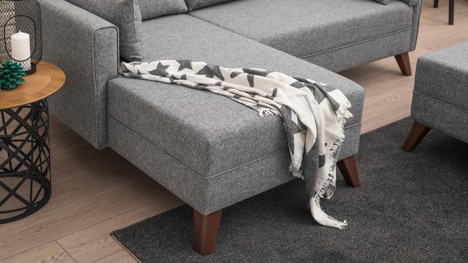 Bella Corner Sofa Left 2 in Grau präsentiert im Onlineshop von KAQTU Design AG. Bettsofa ist von Atelier Del Sofa