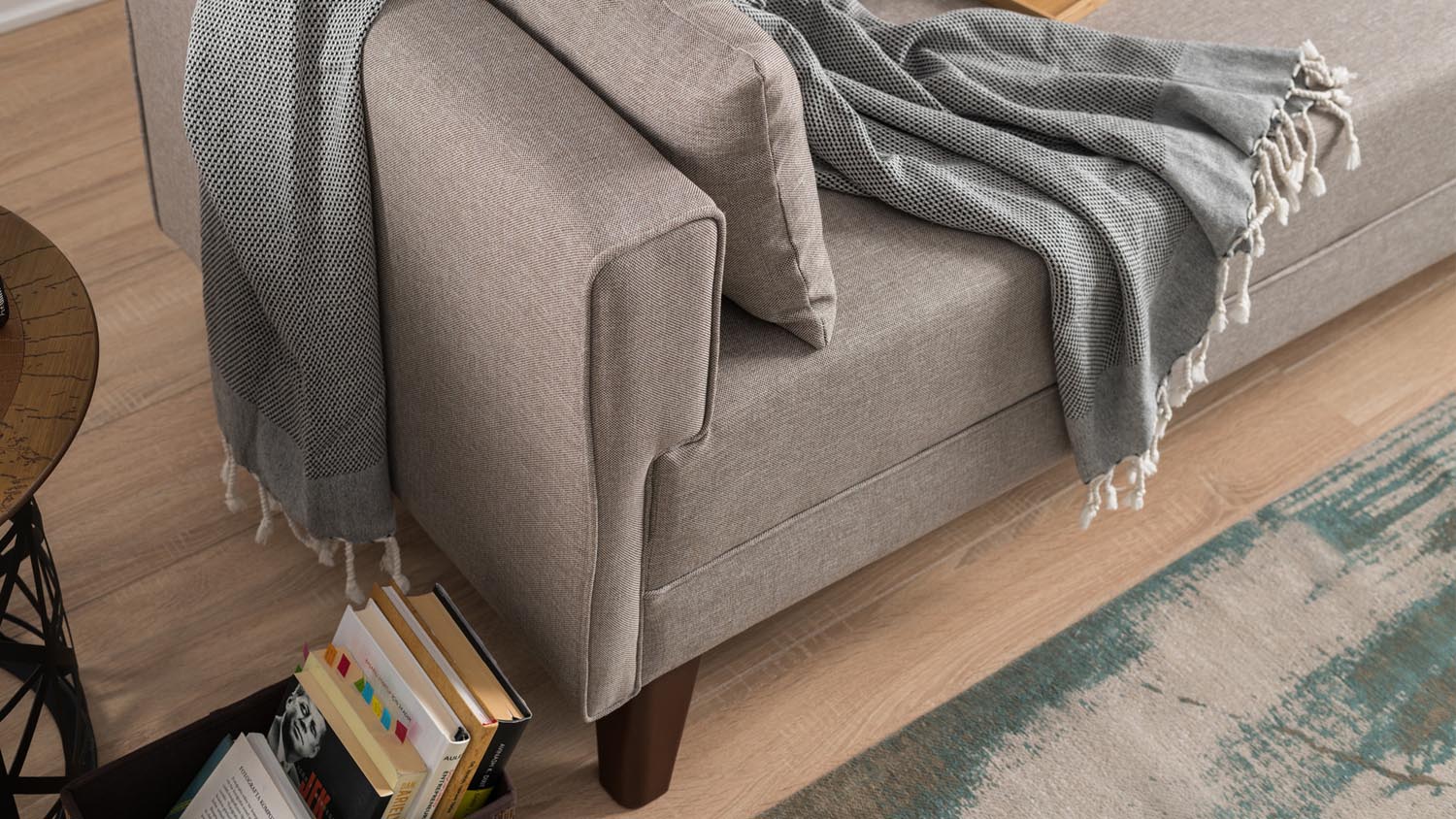 Bella Sofa For 3 Pr - Cream in Sahne präsentiert im Onlineshop von KAQTU Design AG. 3er Sofa ist von Atelier Del Sofa