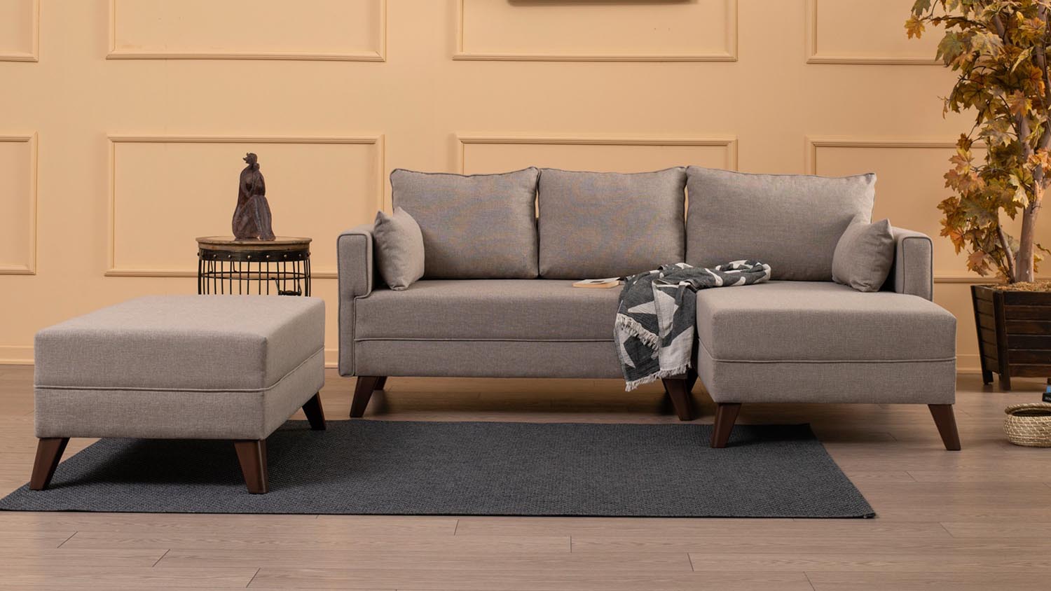Bella Corner Sofa Right 2 - Cream in Sahne präsentiert im Onlineshop von KAQTU Design AG. Bettsofa ist von Atelier Del Sofa