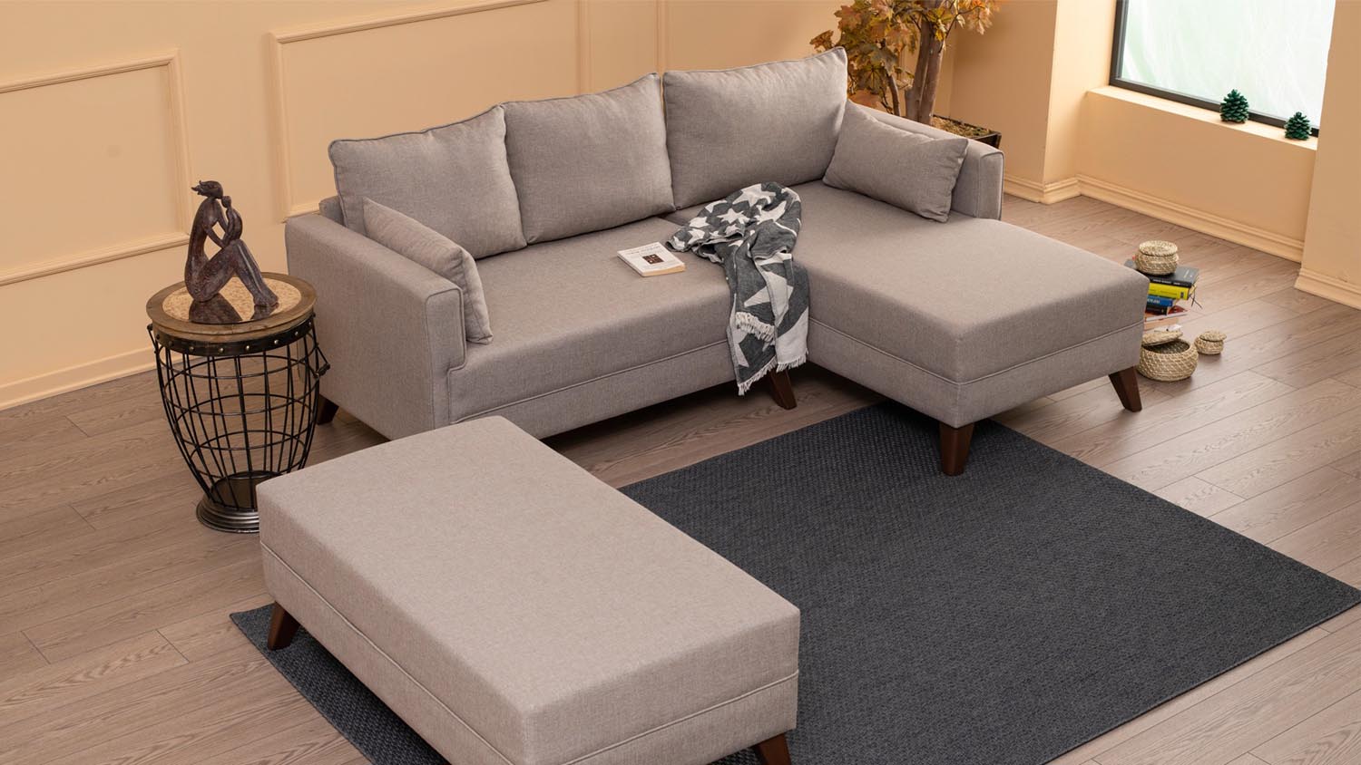 Bella Corner Sofa Right 2 - Cream in Sahne präsentiert im Onlineshop von KAQTU Design AG. Bettsofa ist von Atelier Del Sofa