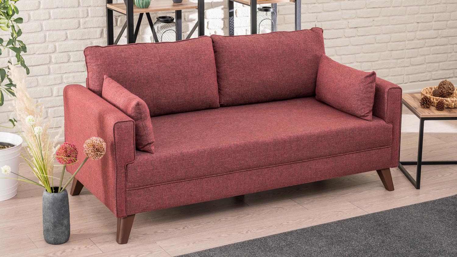 Bella Sofa For 2 Pr - Claret Red in Karmesinrot präsentiert im Onlineshop von KAQTU Design AG. 2er Sofa ist von Atelier Del Sofa