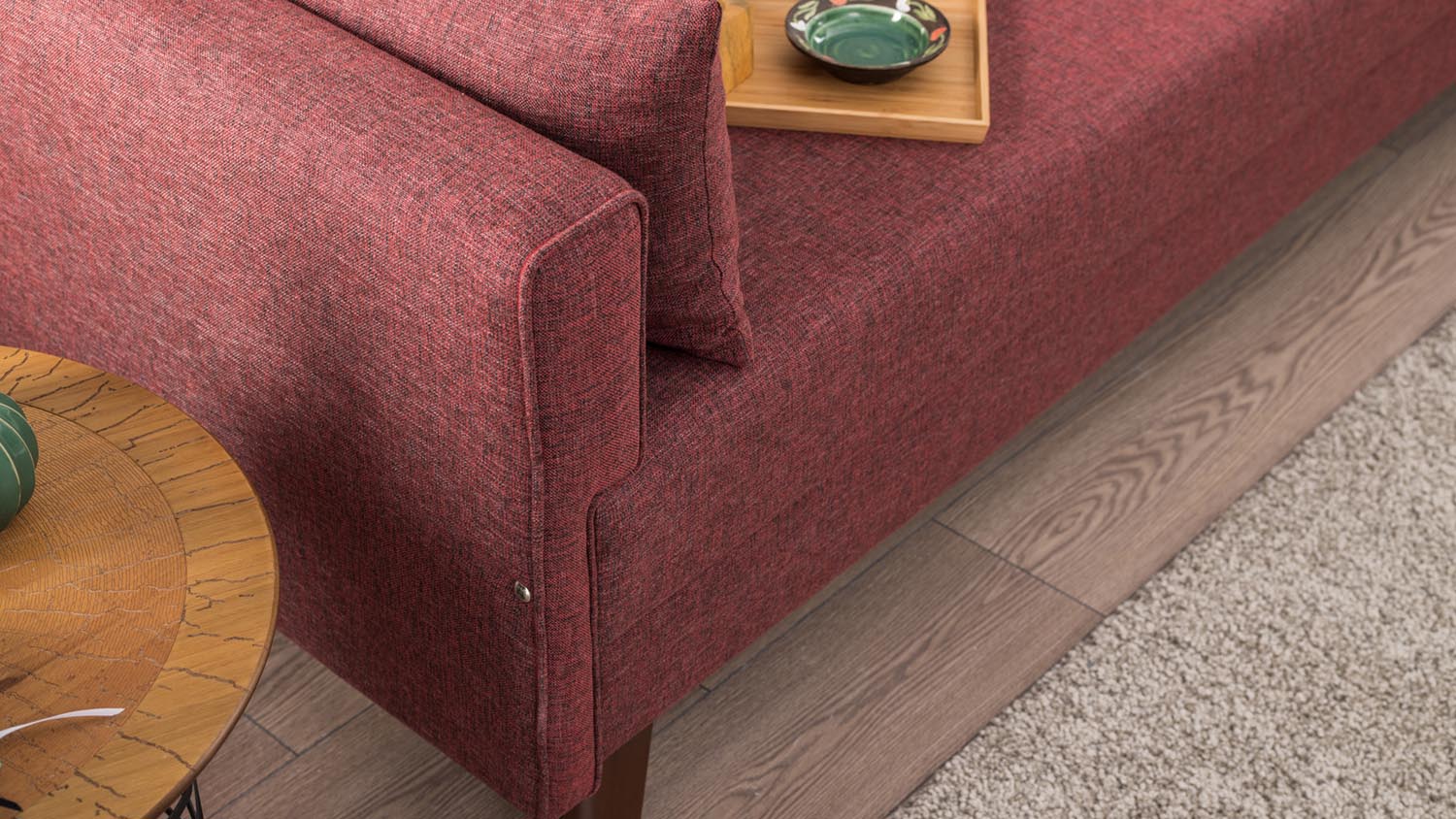 Bella Sofa For 3 Pr - Claret Red in Karmesinrot präsentiert im Onlineshop von KAQTU Design AG. 3er Sofa ist von Atelier Del Sofa