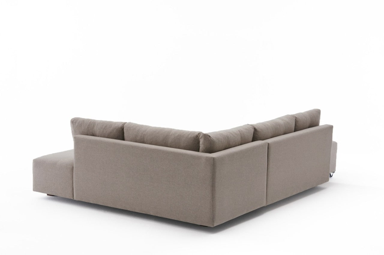 Manama Corner Sofa Bed Right - Cream in Sahne präsentiert im Onlineshop von KAQTU Design AG. Bettsofa ist von Atelier Del Sofa