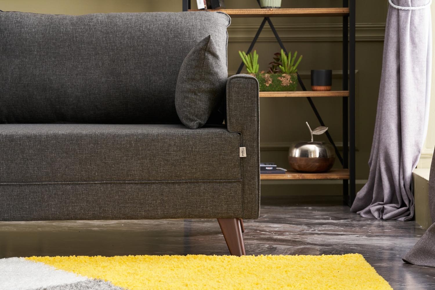 Bella Sofa For 3 Pr - Anthracite in Anthrazit präsentiert im Onlineshop von KAQTU Design AG. 3er Sofa ist von Atelier Del Sofa