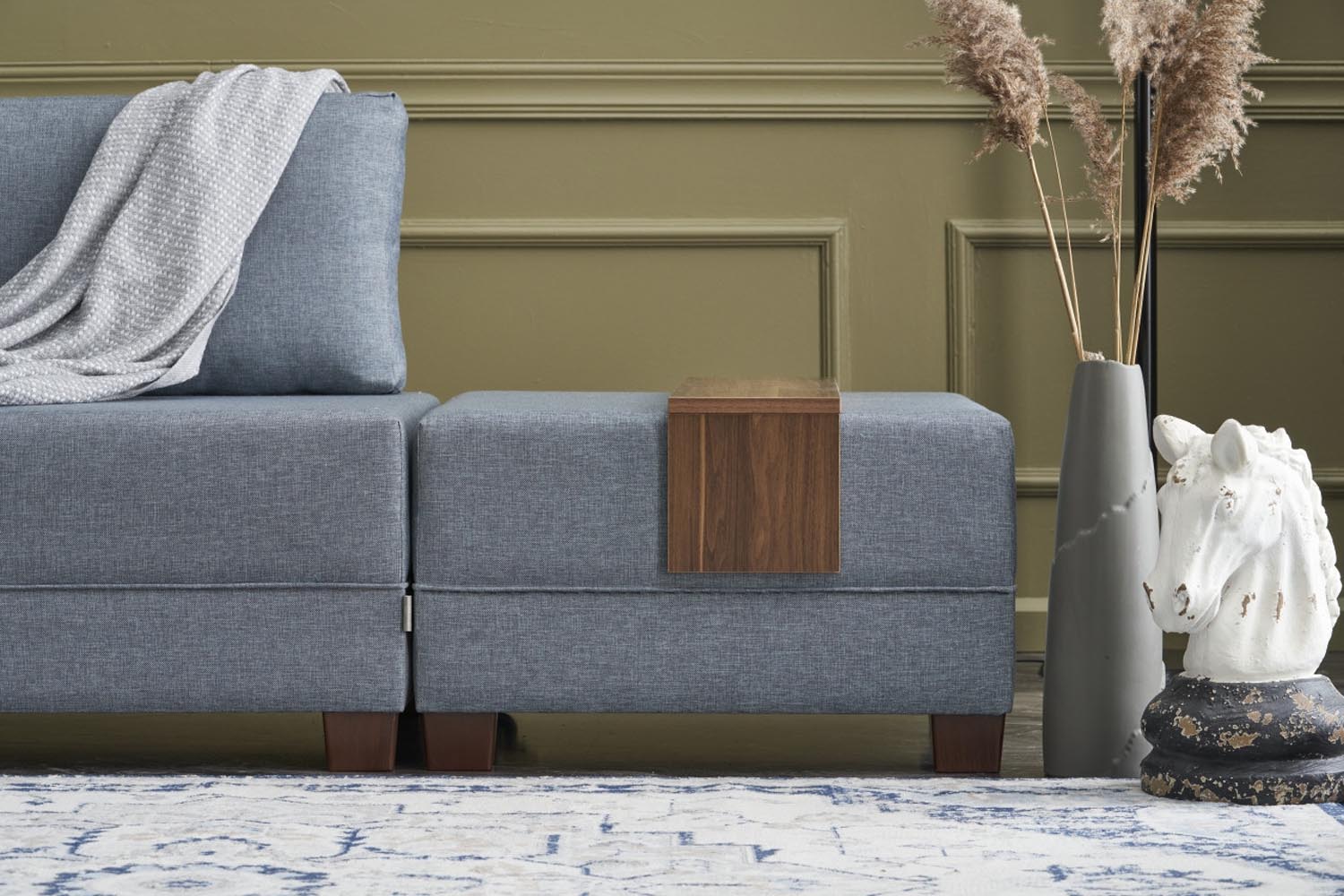 Fly Left - Blue in Blau präsentiert im Onlineshop von KAQTU Design AG. Bettsofa ist von Atelier Del Sofa