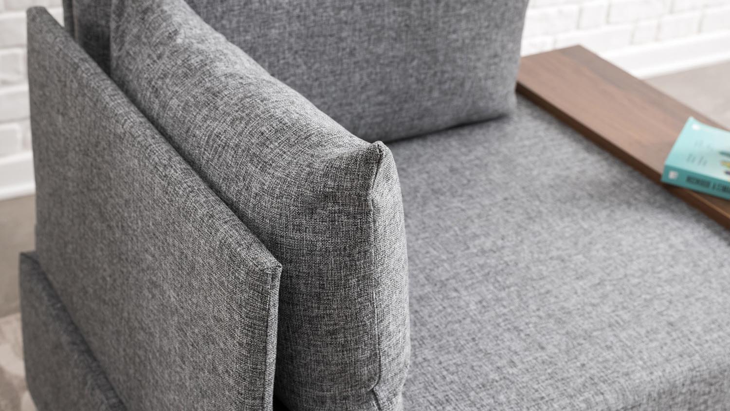 Fly Armchair Left - Grey in Grau präsentiert im Onlineshop von KAQTU Design AG. Modulares Sofa ist von Atelier Del Sofa