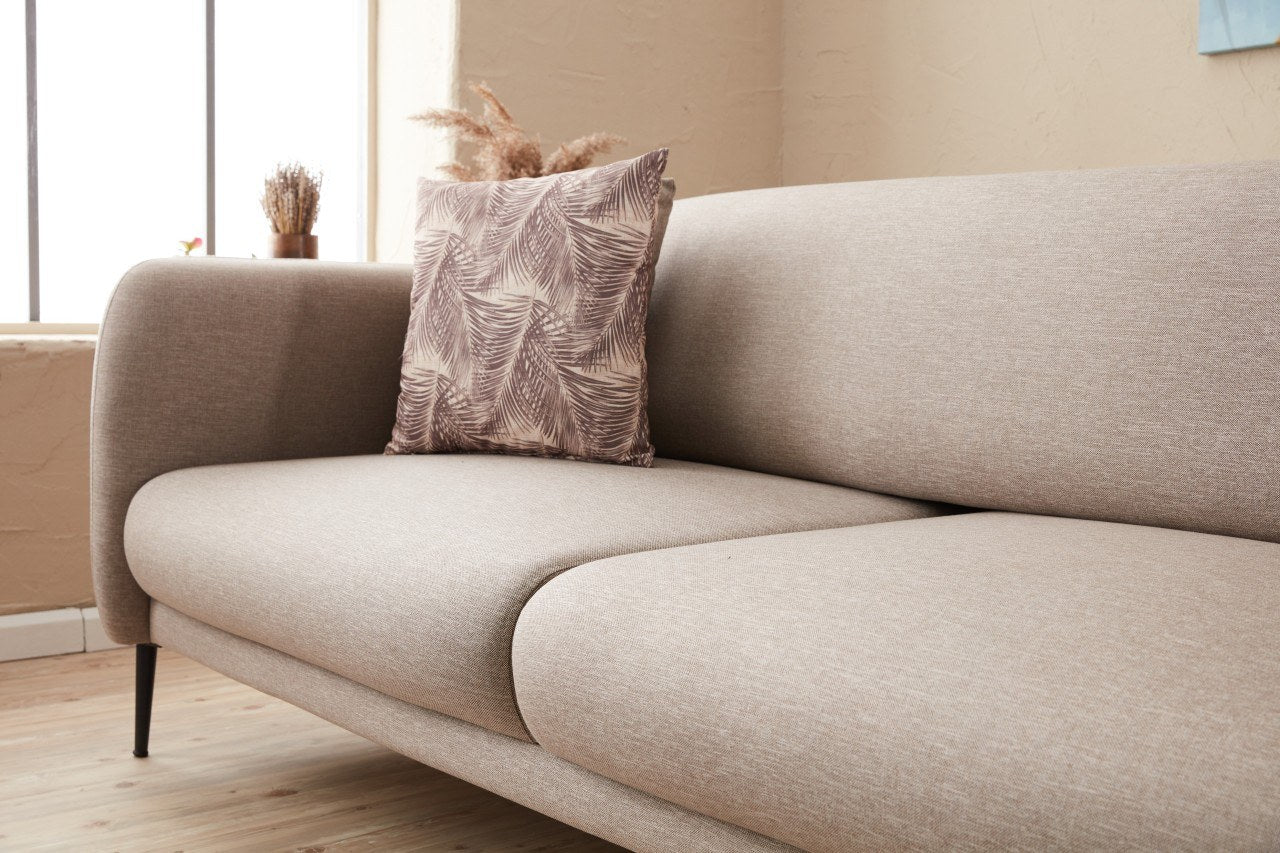 Venus 3-Seat - Cream in Sahne präsentiert im Onlineshop von KAQTU Design AG. Bettsofa ist von Atelier Del Sofa