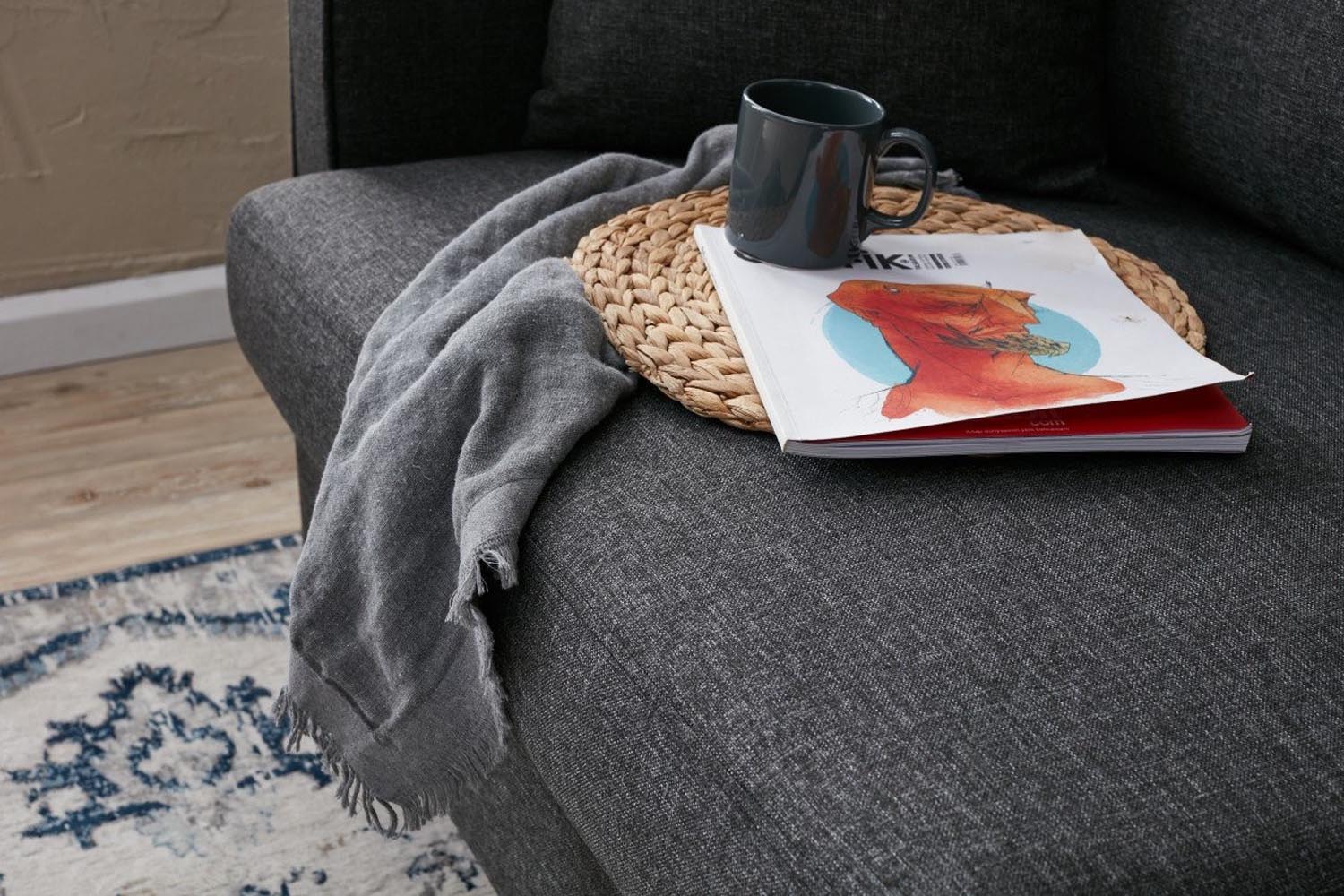 Eva - Anthracite in Anthrazit präsentiert im Onlineshop von KAQTU Design AG. Bettsofa ist von Atelier Del Sofa