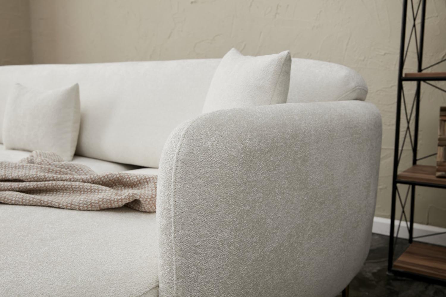Simena Right - Cream in Creme
 Gold präsentiert im Onlineshop von KAQTU Design AG. Bettsofa ist von Atelier Del Sofa