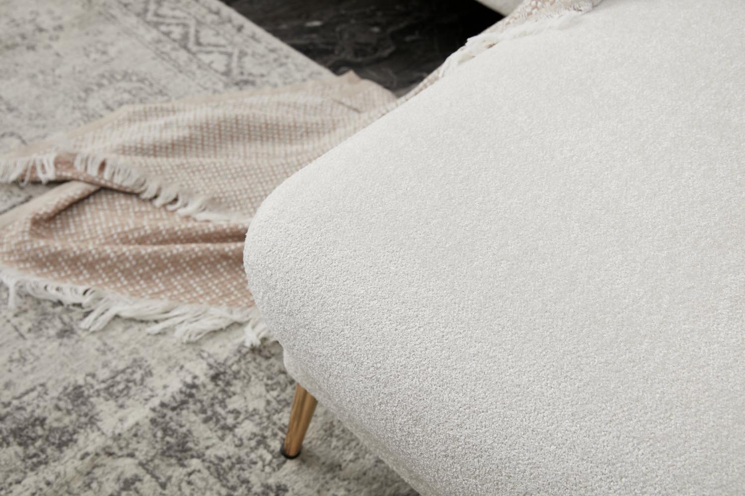Simena Right - Cream in Creme
 Gold präsentiert im Onlineshop von KAQTU Design AG. Bettsofa ist von Atelier Del Sofa