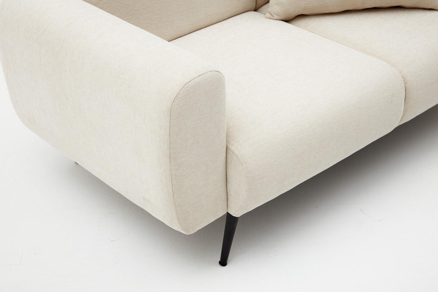 Side - Cream in Sahne präsentiert im Onlineshop von KAQTU Design AG. 2er Sofa ist von Atelier Del Sofa