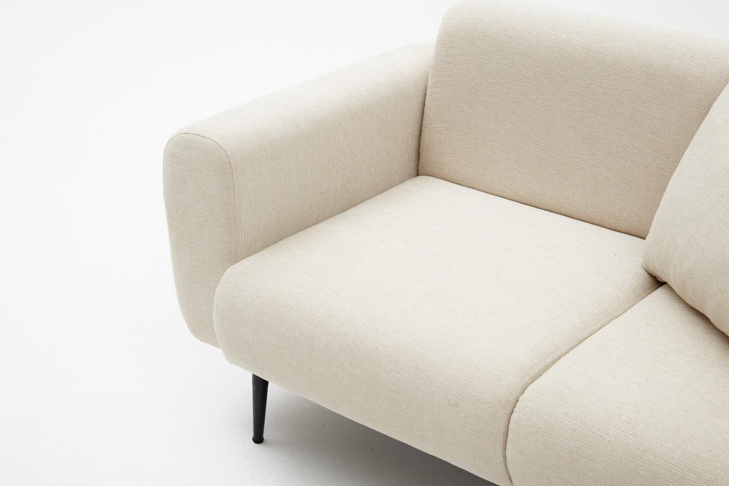 Side - Cream in Sahne präsentiert im Onlineshop von KAQTU Design AG. 2er Sofa ist von Atelier Del Sofa