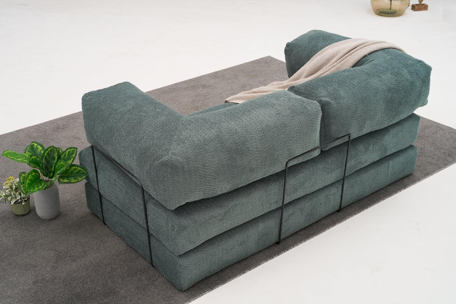 Comfort - Green in Grün präsentiert im Onlineshop von KAQTU Design AG. 3er Sofa ist von Atelier Del Sofa