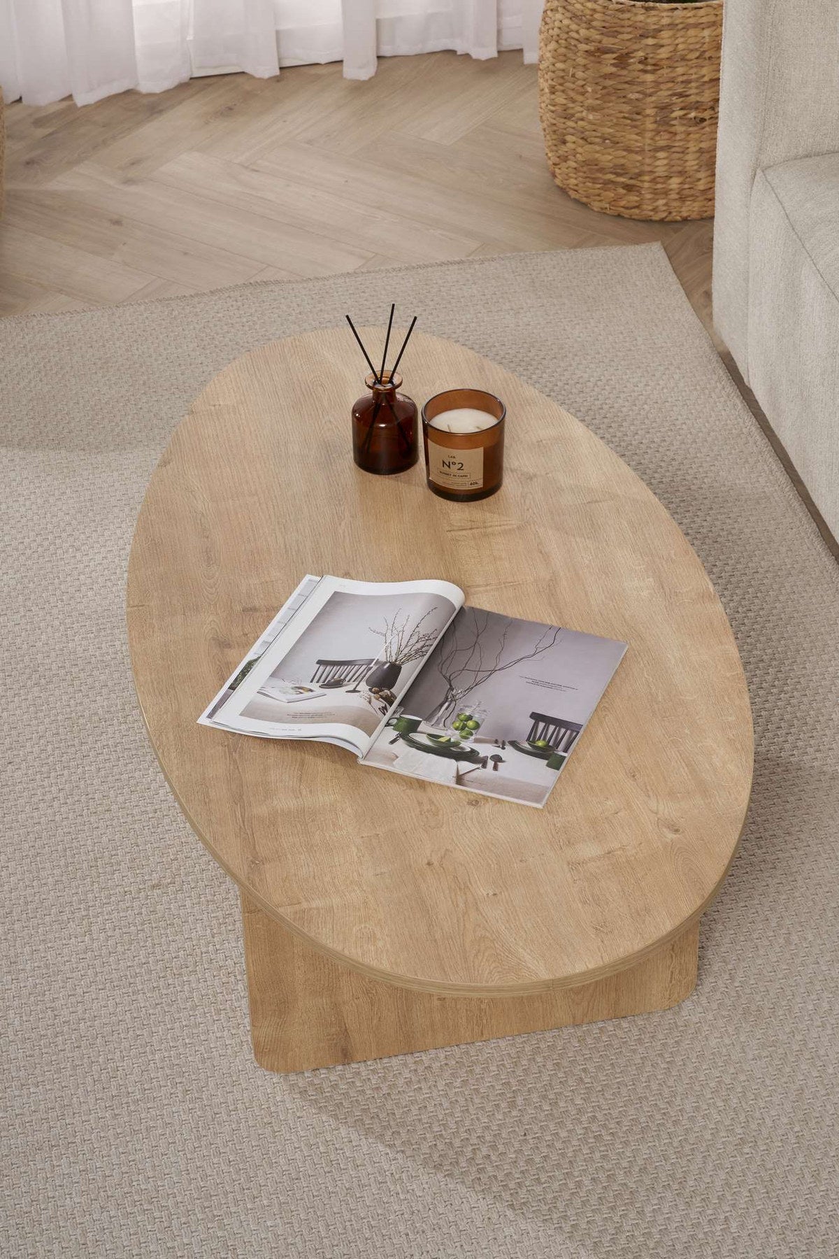 Couchtisch Orba in Eiche, rechteckige Platte aus melaminbeschichteter Spanplatte, Masse 120 x 65 x 40 cm, Hersteller Hanah Home.