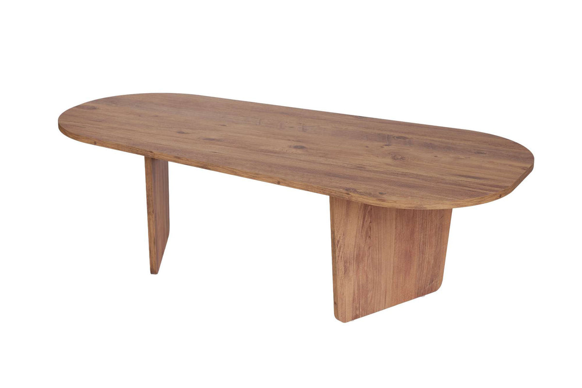 Ovaler Couchtisch in Atlantik-Kiefer Optik von Nordure aus melaminbeschichteter Spanplatte, 130 cm breit, 65 cm tief, 40 cm hoch, im Wohnraum platziert.