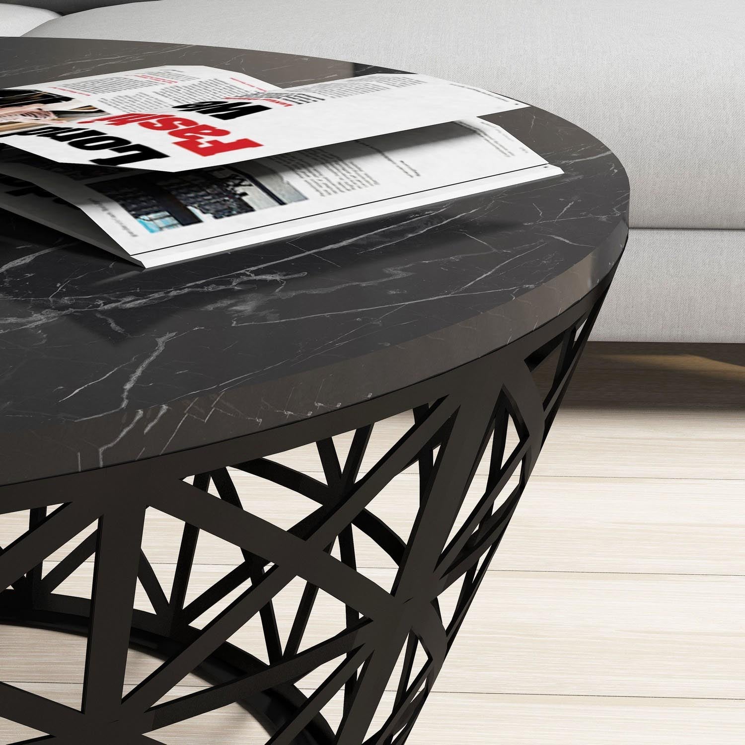 Stil - Black Marble in Schwarz präsentiert im Onlineshop von KAQTU Design AG. Beistelltisch ist von Hanah Home