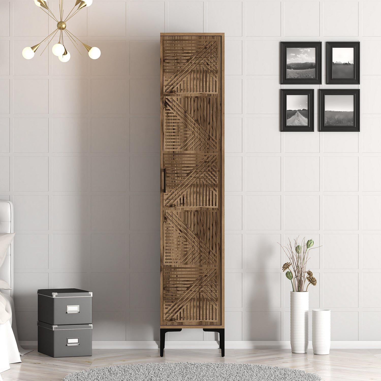 Kumsal P - Walnut in Walnuss präsentiert im Onlineshop von KAQTU Design AG. Garderobe ist von Hanah Home