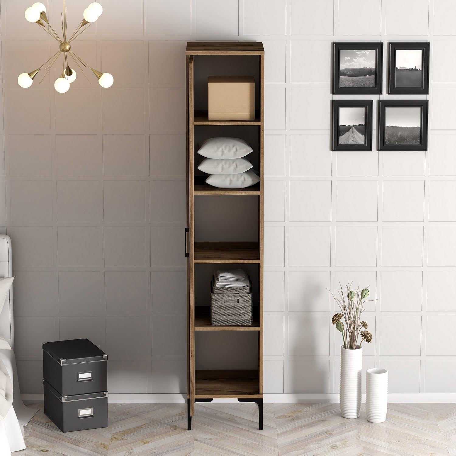 Kumsal P - Walnut in Walnuss präsentiert im Onlineshop von KAQTU Design AG. Garderobe ist von Hanah Home
