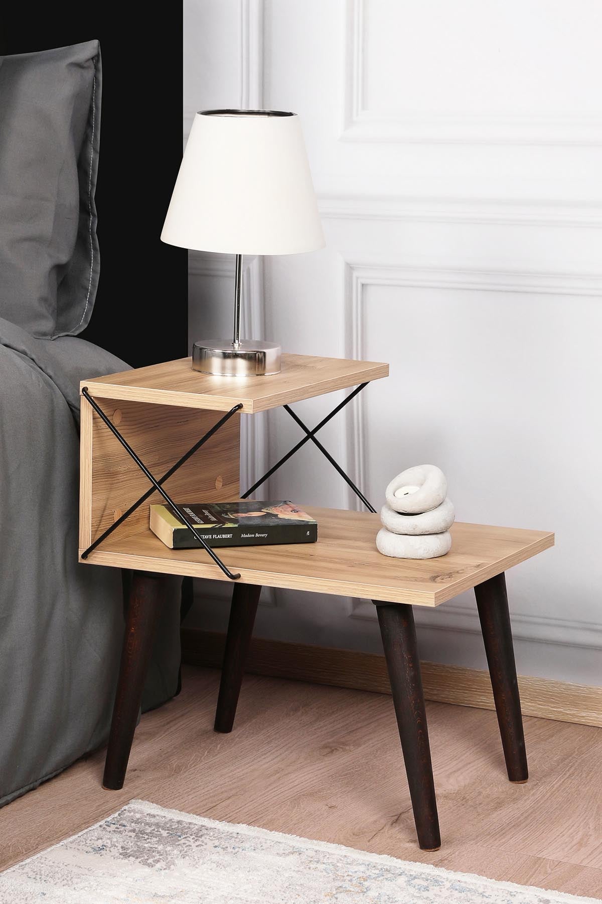Cross - Pine in Kiefer präsentiert im Onlineshop von KAQTU Design AG. Nachttisch ist von Hanah Home