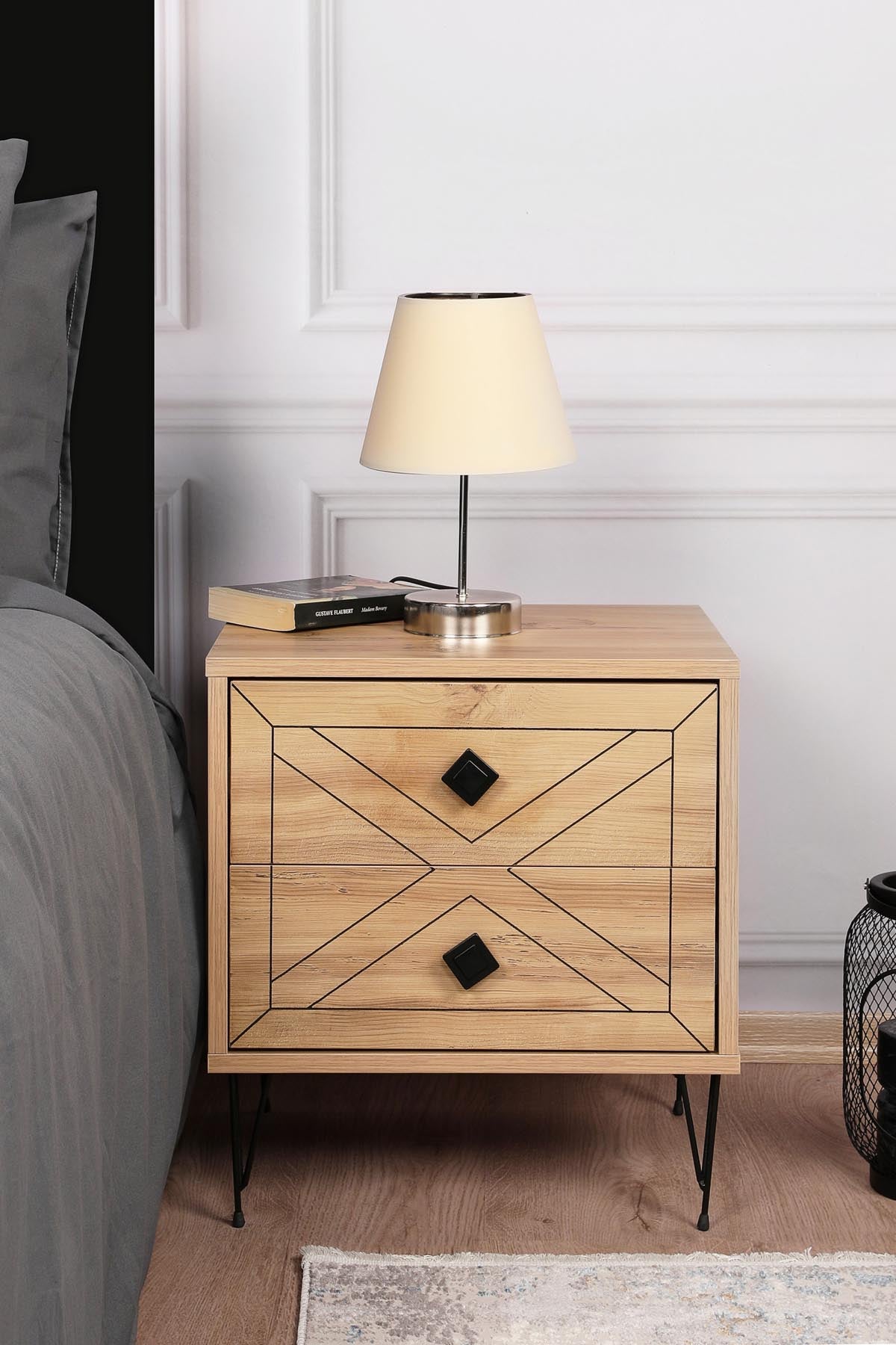Luna - Pine in Kiefer präsentiert im Onlineshop von KAQTU Design AG. Nachttisch ist von Hanah Home